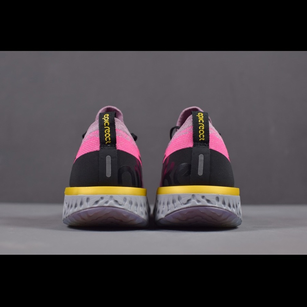 Nike Epic React Flyknit 'Plum Dust' - Picture 4 of 4